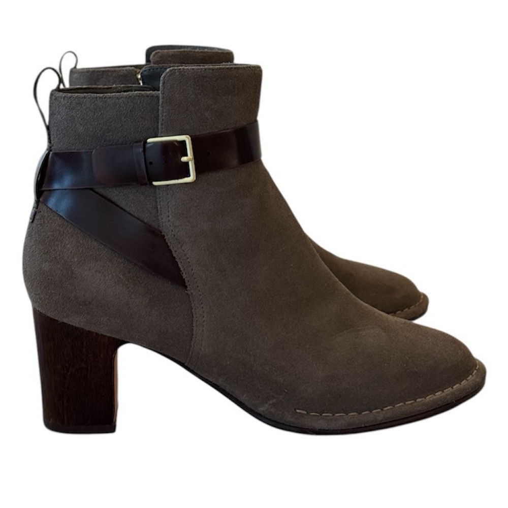 Clark’s Spiced River suede side zip ankle booties grayish color women’s 10